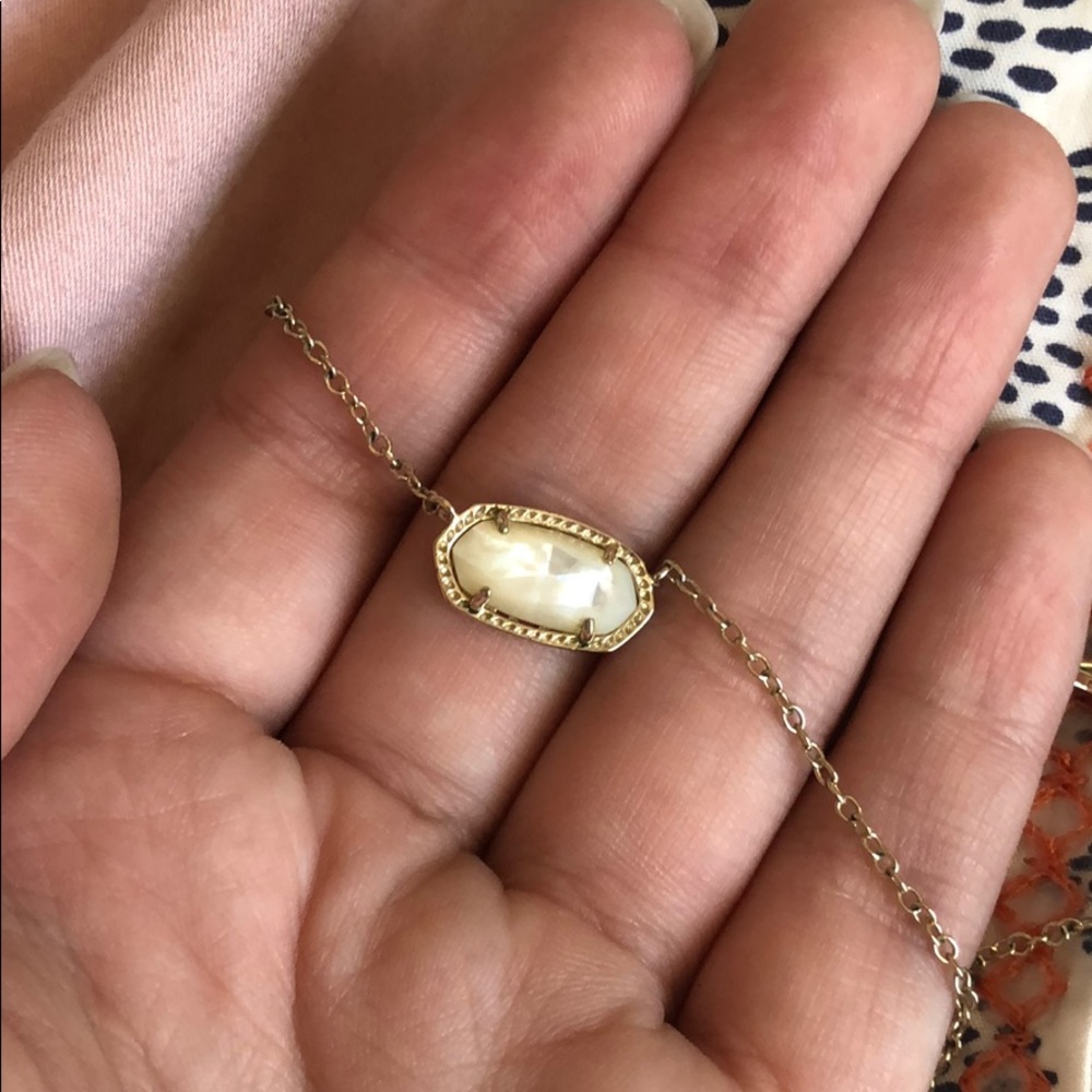 Kendra Scott Elisa pendant necklace ivory and gold